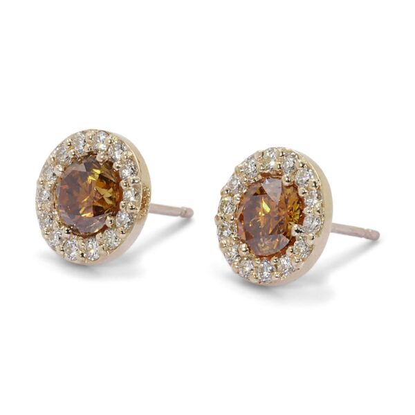 עגילי יהלום חום צמודים בשיבוץ פאווה איכותיים ביותר