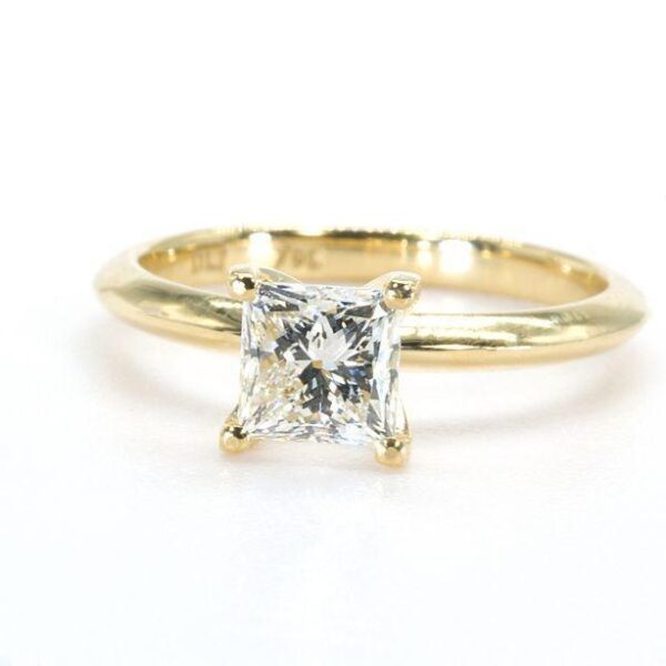 טבעת אירוסין עדינה