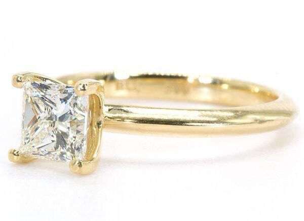 טבעת אירוסין עדינה