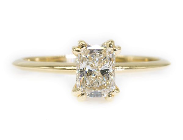 טבעת אירוסין זהב צהוב בשיבוץ יהלום רדיאנט בודד
