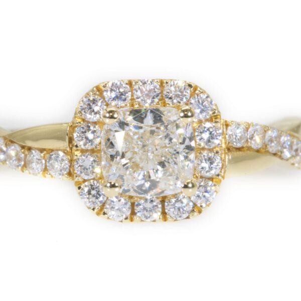 טבעת אירוסין הילה מרובעת עם שינה מפוצלת ומשולבת זהב צהוב