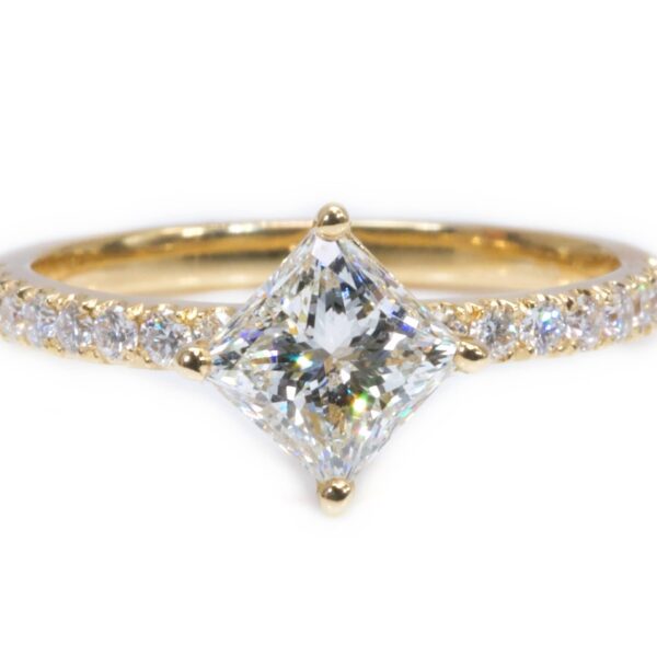 טבעת יהלום פרינסס זהב צהוב