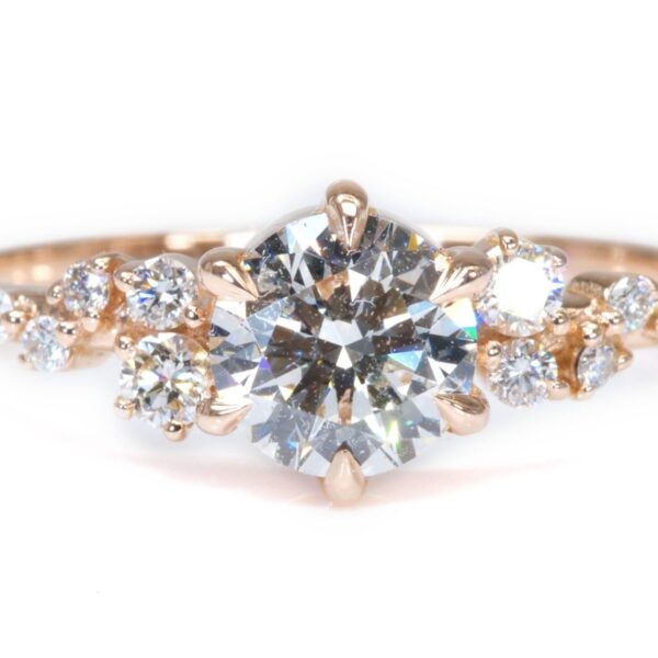 טבעת אירוסין יהלום עגול במשקל 0.70 קראט זהב אדום