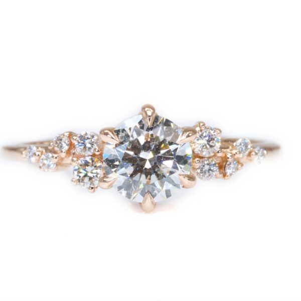 טבעת אירוסין יהלום עגול במשקל 0.70 קראט