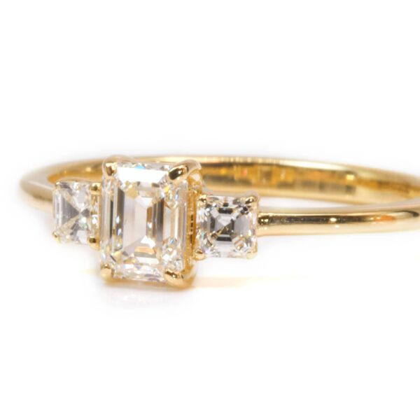 טבעת שלושה יהלומים