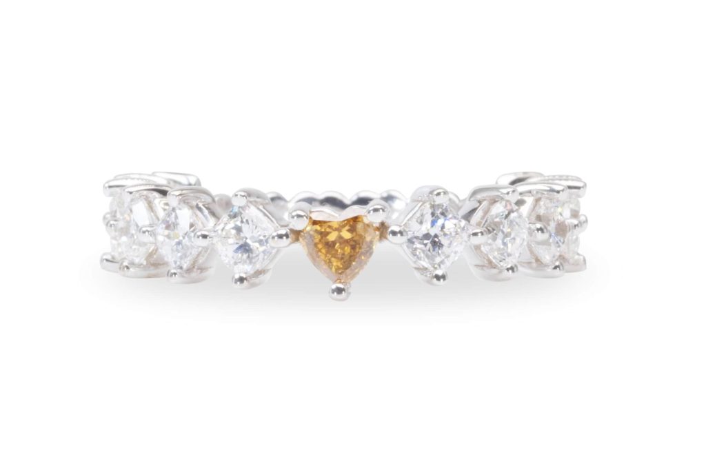 טבעת איטרניטי מיוחדת למראה משובצת יהלום צבעוני