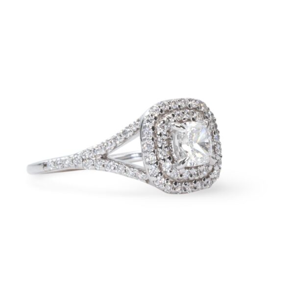 טבעת אירוסין מרובעת מזהב לבן