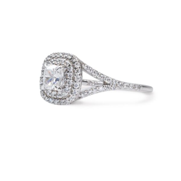 טבעת אירוסין מרובעת מזהב לבן