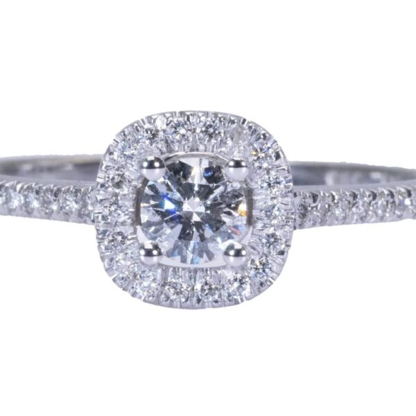 טבעת אירוסין מזהב לבן הילה קטנה מרובעת ויהלום עגול