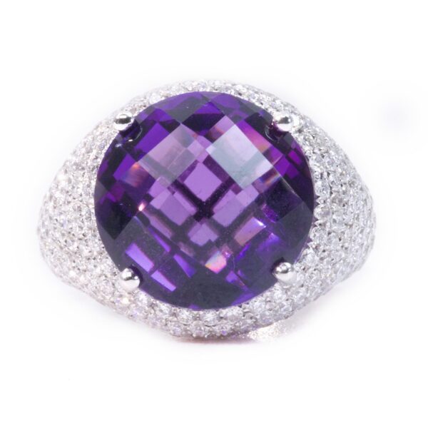 טבעת יוקרתית עם אמטיסט 6 קראט ויהלומים טבעיים 2 קראט