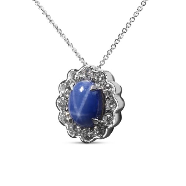 תליון ספיר עם יהלומים