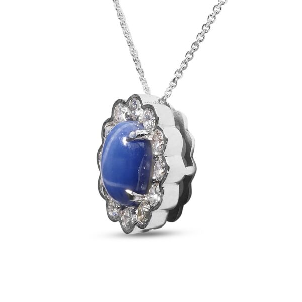 תליון ספיר עם יהלומים