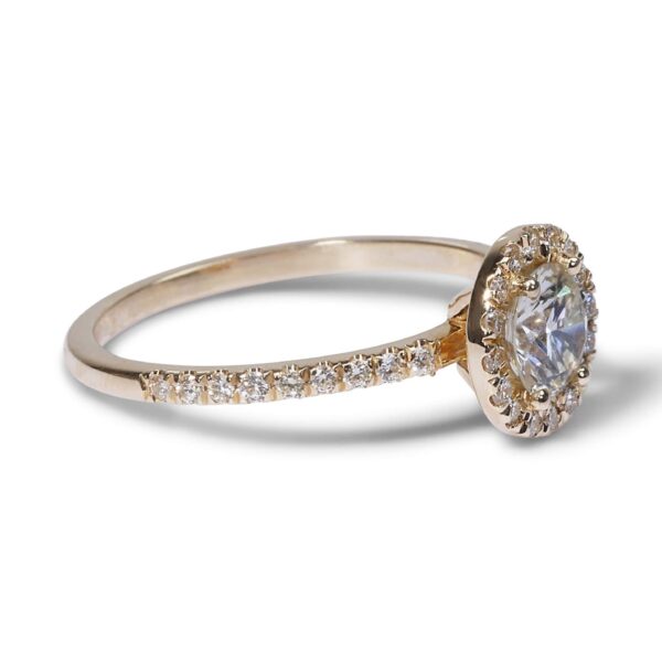 טבעת יהלום במשקל חצי קרט בצורת יהלום עגול