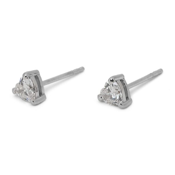 עגילי לב יהלום