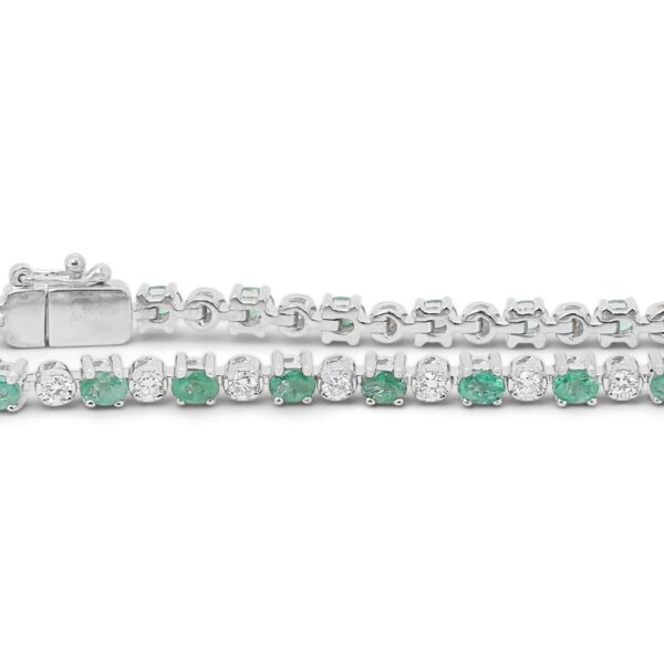 צמיד מזהב לבן משובץ אמרלד ויהלומים