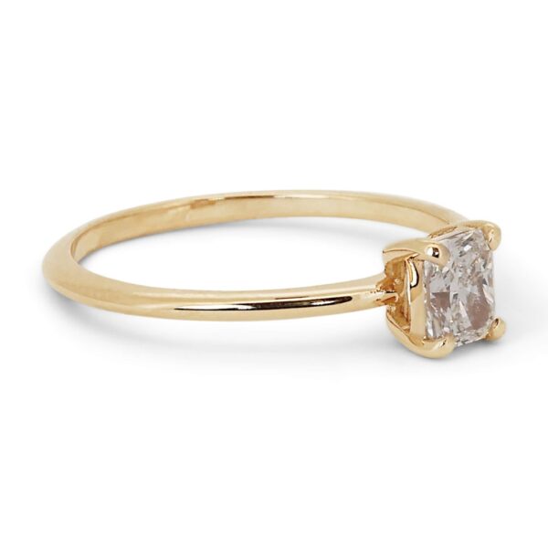 טבעת אירוסין מזהב משובצת יהלום רדיאנט