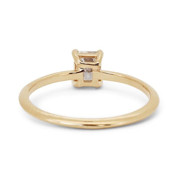 טבעת אירוסין מזהב משובצת יהלום רדיאנט