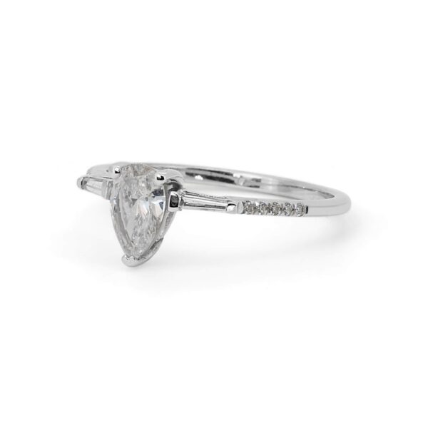 טבעת אירוסין מעוצבת יהלום טיפה חצי קראט