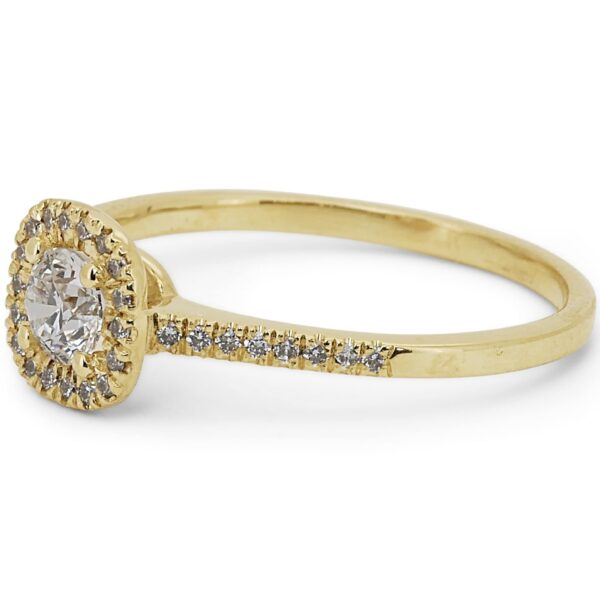 טבעת אירוסין הילה מרובעת יהלום עגול