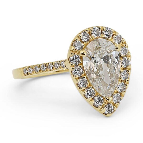 טבעת טיפה מזהב צהוב מעוצבת משובצת יהלום קראט