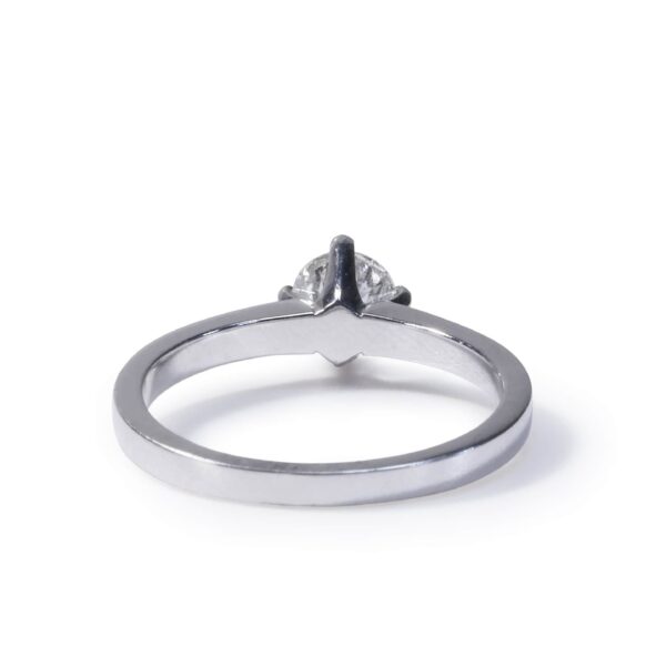 טבעות אירוסין בשיבוץ נמוך