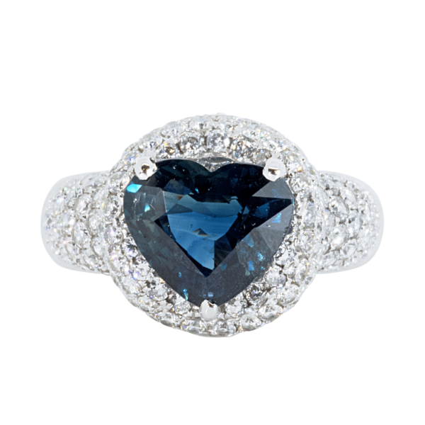 ספיר לב הילה כפולה