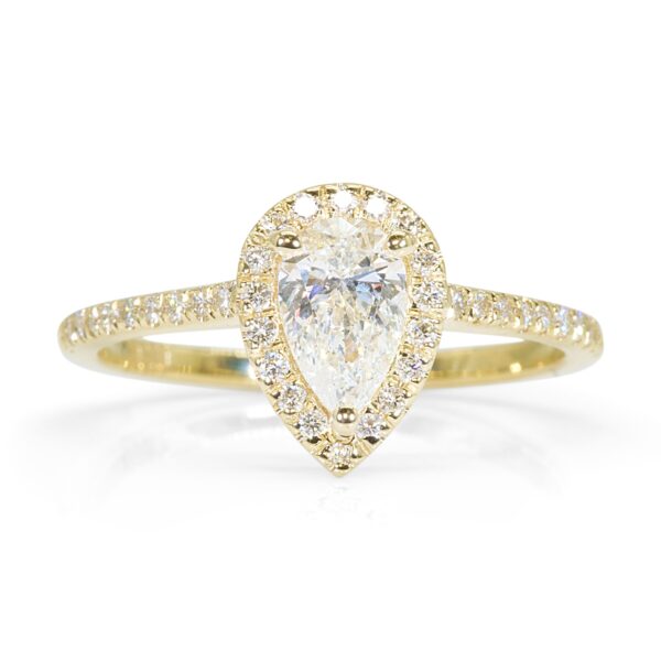 טבעת מזהב צהוב משובצת יהלום במשקל חצי קרט בצורת יהלום טיפה