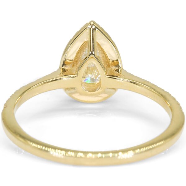 טבעת אירוסין טיפה פאווה מעוצבת