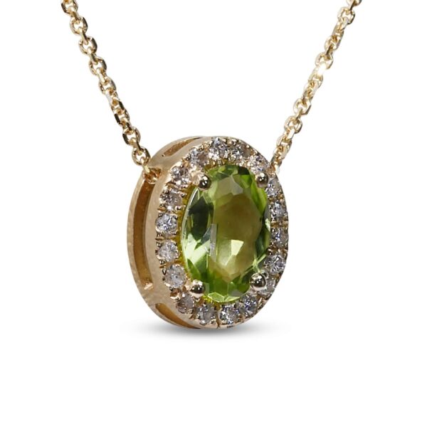 תליון אבן חן טבעי ירוק בשרשרת מזהב לבן