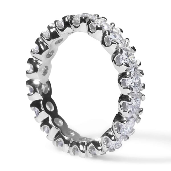 טבעת אירוסין עגולה