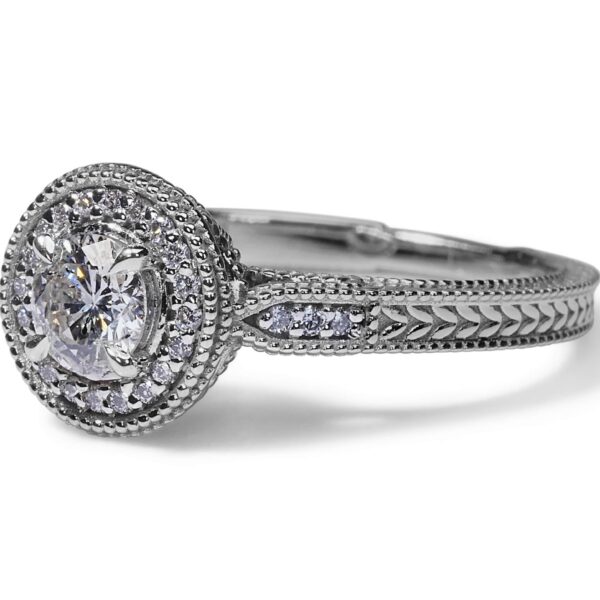 טבעת אירוסין מזהב לבן בשיבוץ יהלום עגול