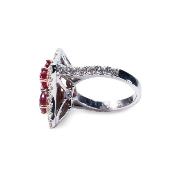 טבעת אודם ויהלומים