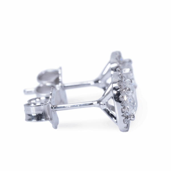 עגילי פאווה צמודים זהב לבן