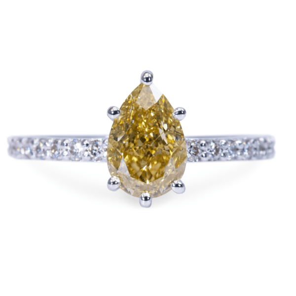 טבעת אירוסין קלאסית יהלום טיפה 1.5 קראט יהלום צהוב מלא חיים