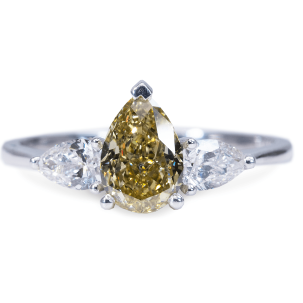 טבעת שלושה יהלומים בסגנון וינטג