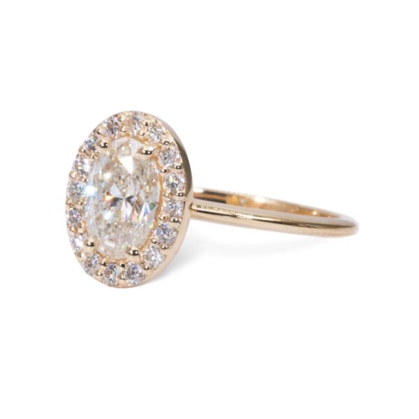 טבעת אירוסין חצי קראט אובל