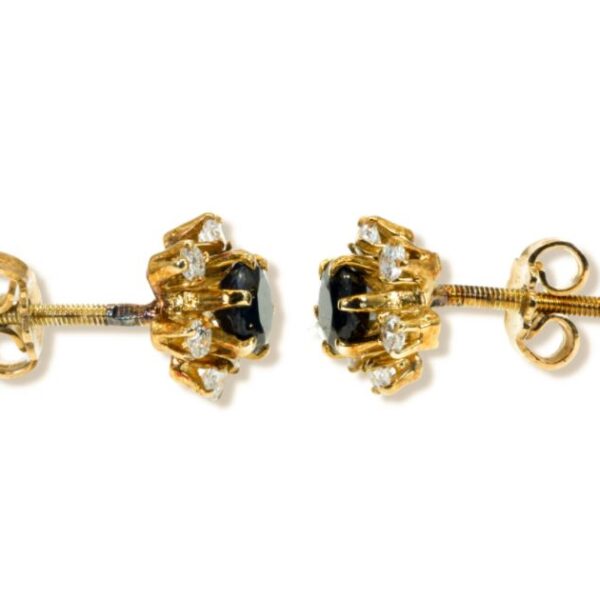 זוג עגילי יהלומים עגולים שחורים צמודים בתוספת תעודה גמולוגית GIA במשקל 1 קראט