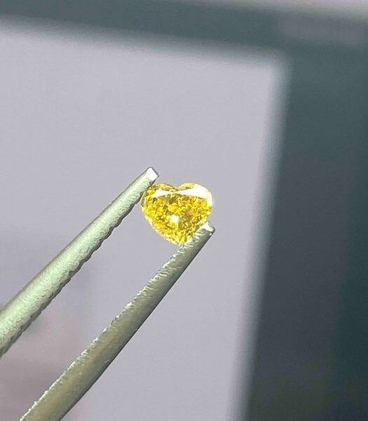 יהלום טבעי לב מעוצב