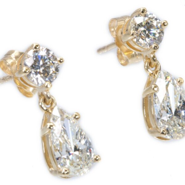 עגילי יהלום טיפה -דיאנוצ׳ה