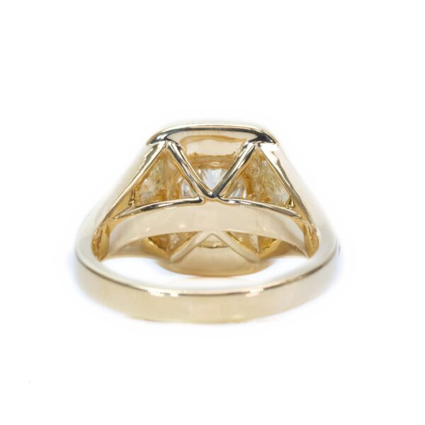 טבעת זהב לבן משובצת יהלומים טבעיים -DIANOCHE