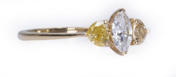 טבעת 3 יהלומים טבעיים מרקיזה -דיאנוצ׳ה