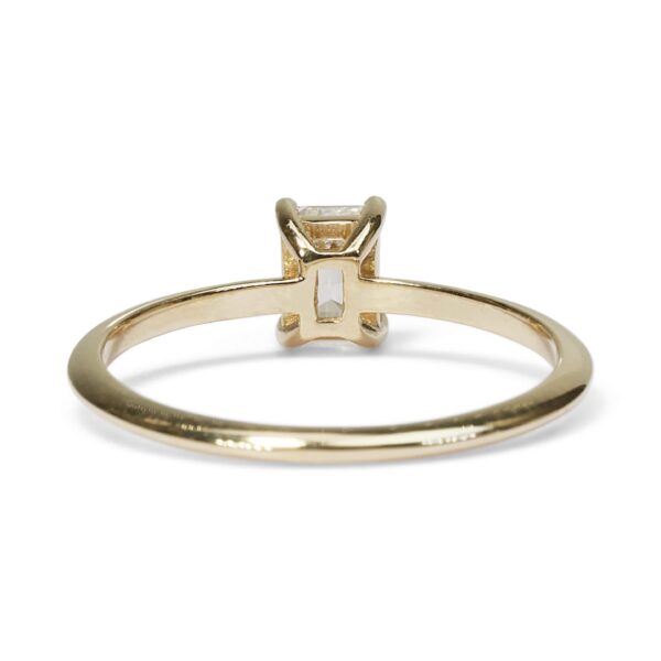 טבעת סוליטר יהלום אמרלד זהב צהוב