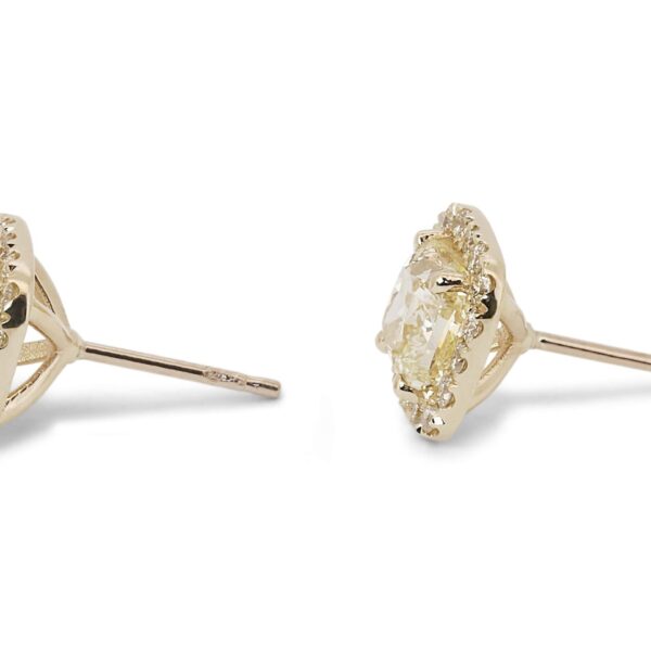 עגילי יהלום צהוב בשיבוץ הילה בליטוש כרית