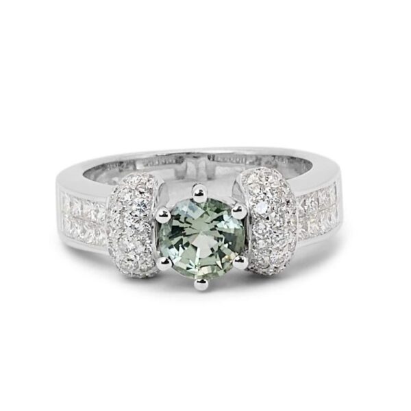 טבעת טורמלין ירוק בשילוב יהלומים זהב לבן