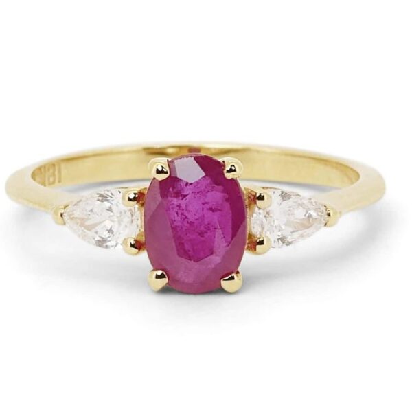 טבעת 3 אבנים רובי עם יהלומים זהב צהוב