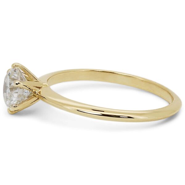 טבעת אירוסין קלאסית מזהב צהוב