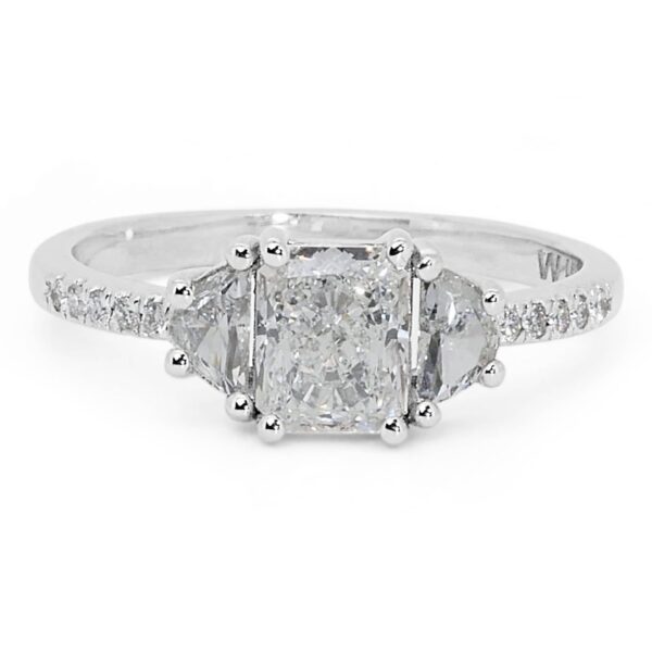 טבעת אירוסין יוקרתית