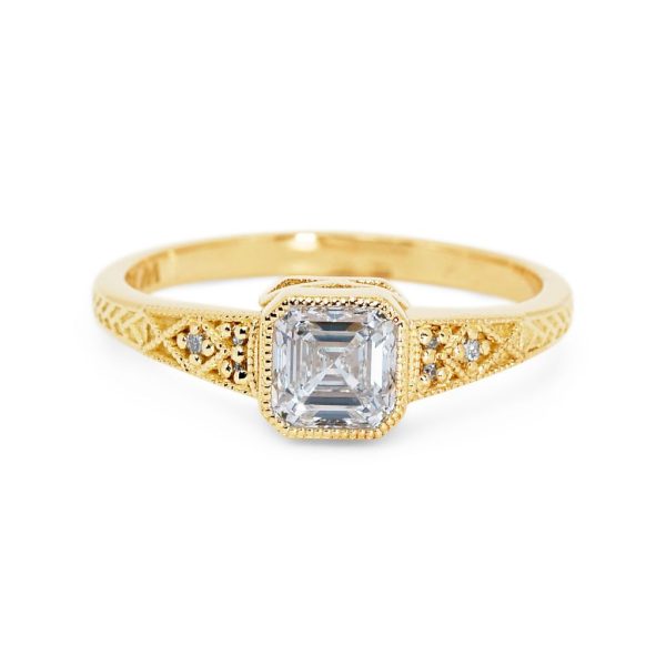 טבעת אירוסין זהב צהוב יהלום מרובע טבעי