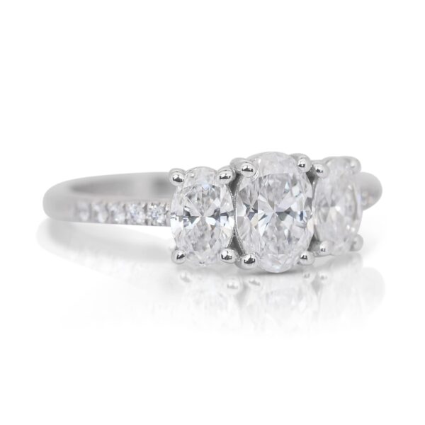 טבעת 3 יהלומים אובליים