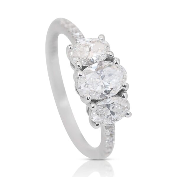 טבעת 3 יהלומים אובליים